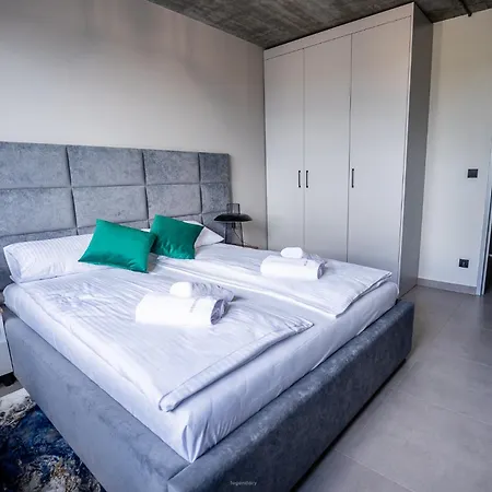 Manufaktura 4*